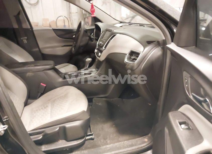 Photo 5 of 2020 Chevrolet Equinox FWD LS (VIN 2GNAXHEV1L6188761)