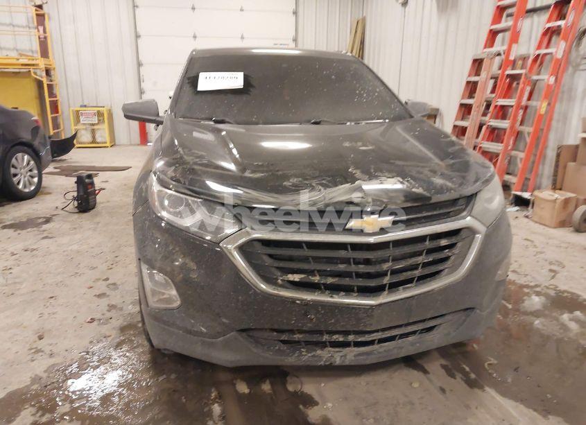 Photo 6 of 2020 Chevrolet Equinox FWD LS (VIN 2GNAXHEV1L6188761)