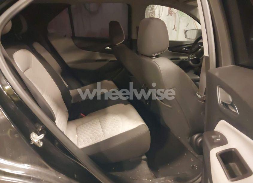 Photo 8 of 2020 Chevrolet Equinox FWD LS (VIN 2GNAXHEV1L6188761)