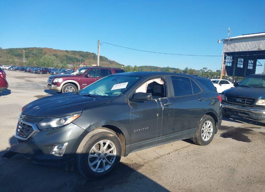 Photo 2 of 2020 Chevrolet Equinox FWD LS (VIN 2GNAXHEV1L6253835)