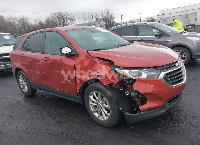 2020 Chevrolet Equinox FWD LS (VIN 2GNAXHEV1L6256458) main photo