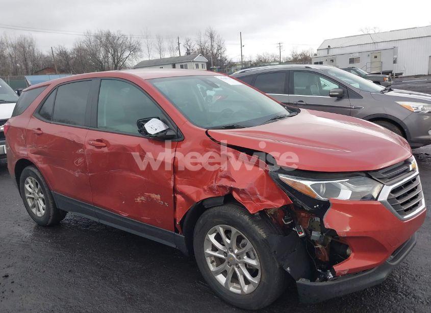 Photo 6 of 2020 Chevrolet Equinox FWD LS (VIN 2GNAXHEV1L6256458)
