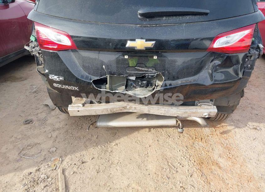 Photo 6 of 2020 Chevrolet Equinox FWD LS (VIN 2GNAXHEV1L6277942)