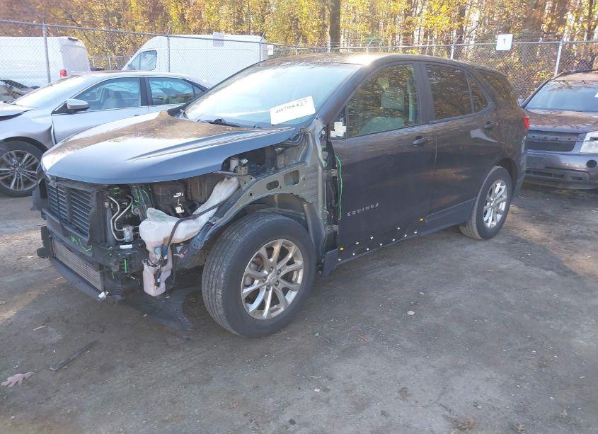 Photo 2 of 2021 Chevrolet Equinox FWD LS (VIN 2GNAXHEV1M6117271)