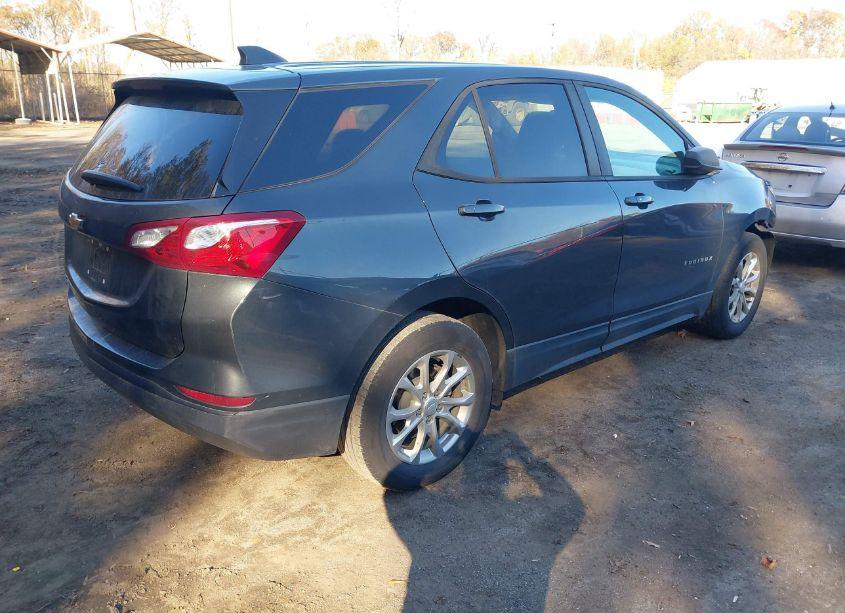 Photo 4 of 2021 Chevrolet Equinox FWD LS (VIN 2GNAXHEV1M6117271)