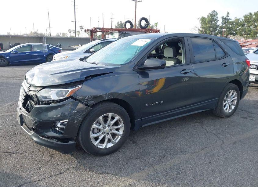 Photo 2 of 2021 Chevrolet Equinox FWD LS (VIN 2GNAXHEV1M6133017)