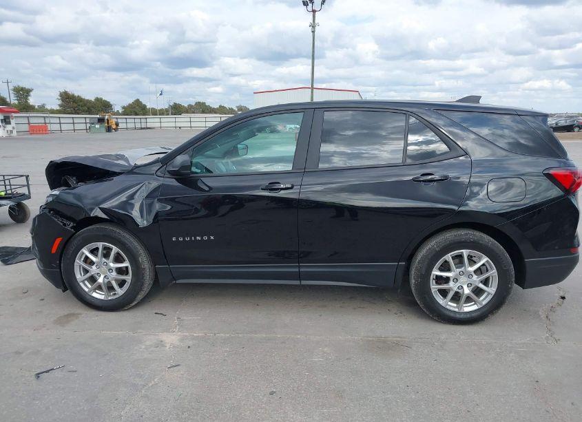 Photo 15 of 2022 Chevrolet Equinox FWD LS (VIN 2GNAXHEV1N6100777)