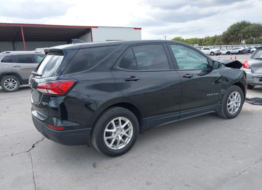 Photo 4 of 2022 Chevrolet Equinox FWD LS (VIN 2GNAXHEV1N6100777)