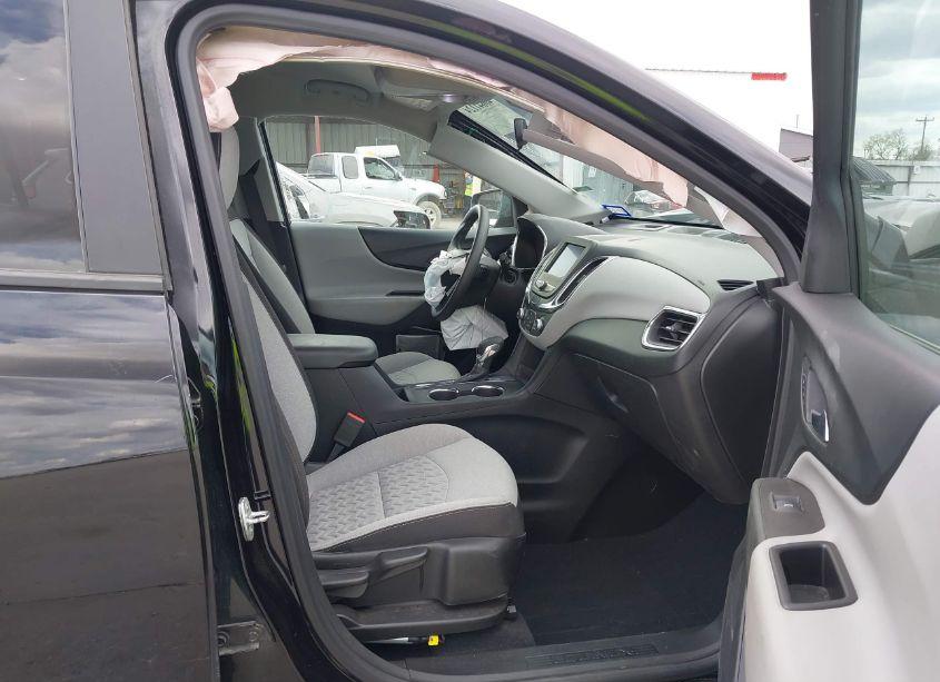 Photo 5 of 2022 Chevrolet Equinox FWD LS (VIN 2GNAXHEV1N6100777)