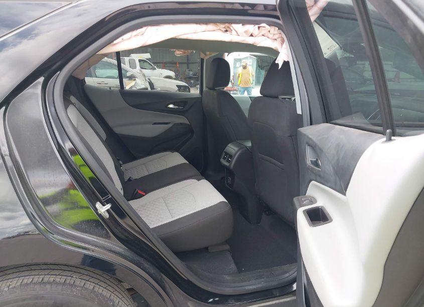 Photo 8 of 2022 Chevrolet Equinox FWD LS (VIN 2GNAXHEV1N6100777)