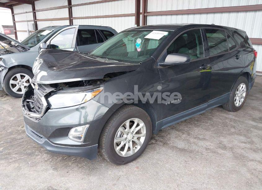 Photo 2 of 2018 Chevrolet Equinox LS (VIN 2GNAXHEV2J6149092)