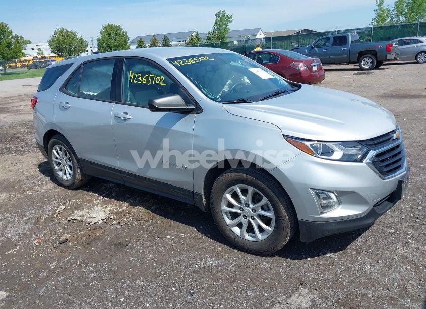 2018 Chevrolet Equinox LS (VIN 2GNAXHEV2J6290373) main photo