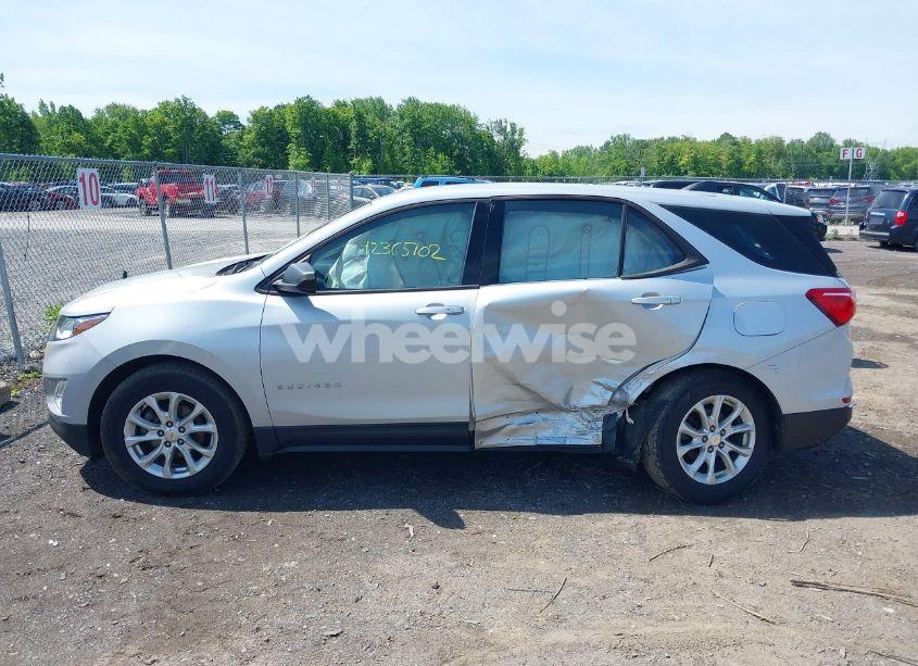 Photo 14 of 2018 Chevrolet Equinox LS (VIN 2GNAXHEV2J6290373)
