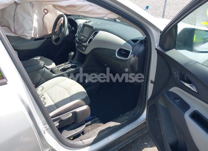 Photo 5 of 2018 Chevrolet Equinox LS (VIN 2GNAXHEV2J6290373)