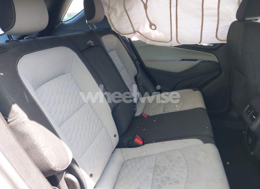 Photo 8 of 2018 Chevrolet Equinox LS (VIN 2GNAXHEV2J6290373)