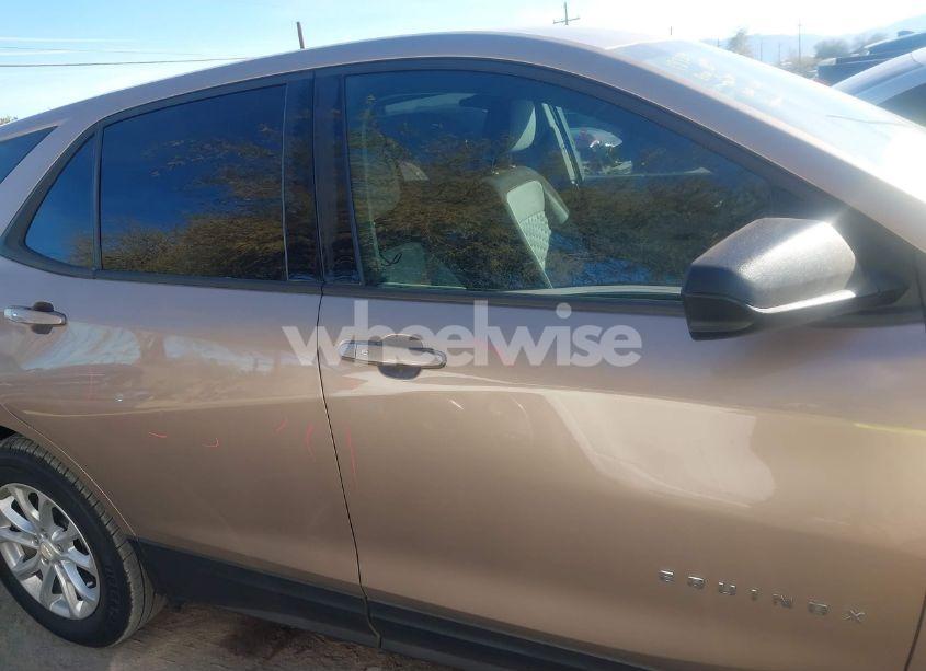 Photo 14 of 2019 Chevrolet Equinox LS (VIN 2GNAXHEV2K6215321)
