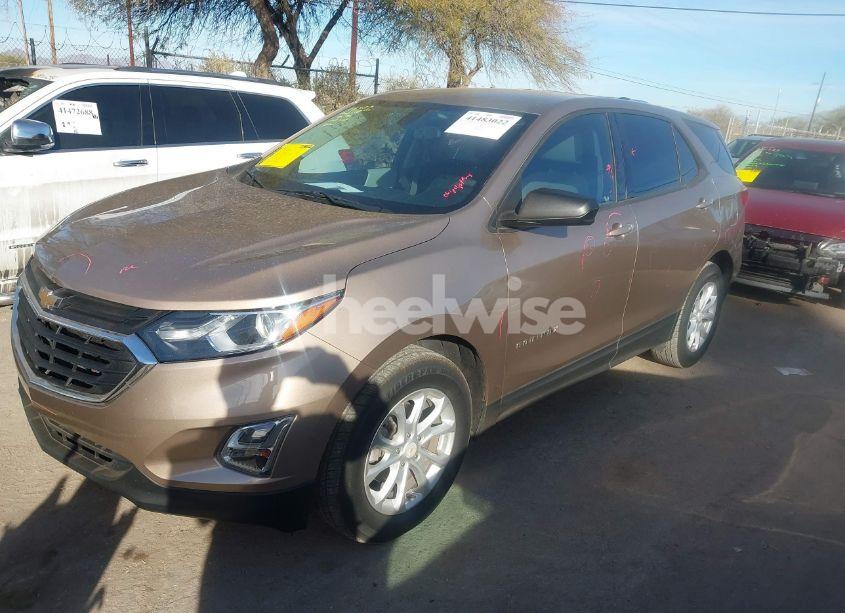 Photo 2 of 2019 Chevrolet Equinox LS (VIN 2GNAXHEV2K6215321)