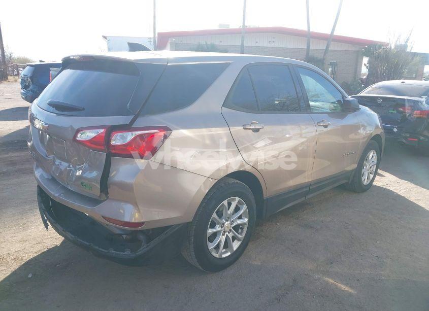 Photo 4 of 2019 Chevrolet Equinox LS (VIN 2GNAXHEV2K6215321)