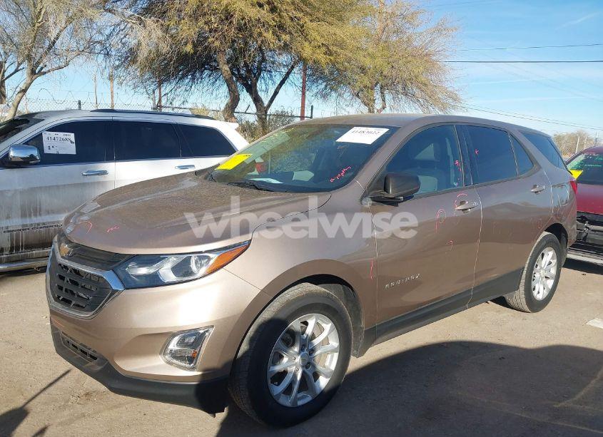 Photo 6 of 2019 Chevrolet Equinox LS (VIN 2GNAXHEV2K6215321)