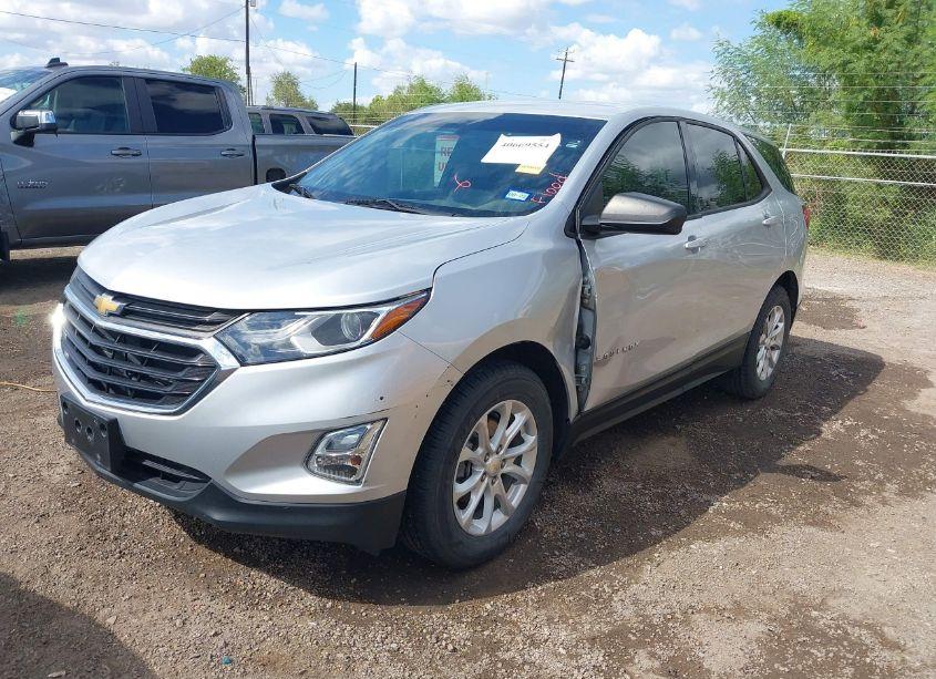 Photo 2 of 2019 Chevrolet Equinox LS (VIN 2GNAXHEV2K6226545)