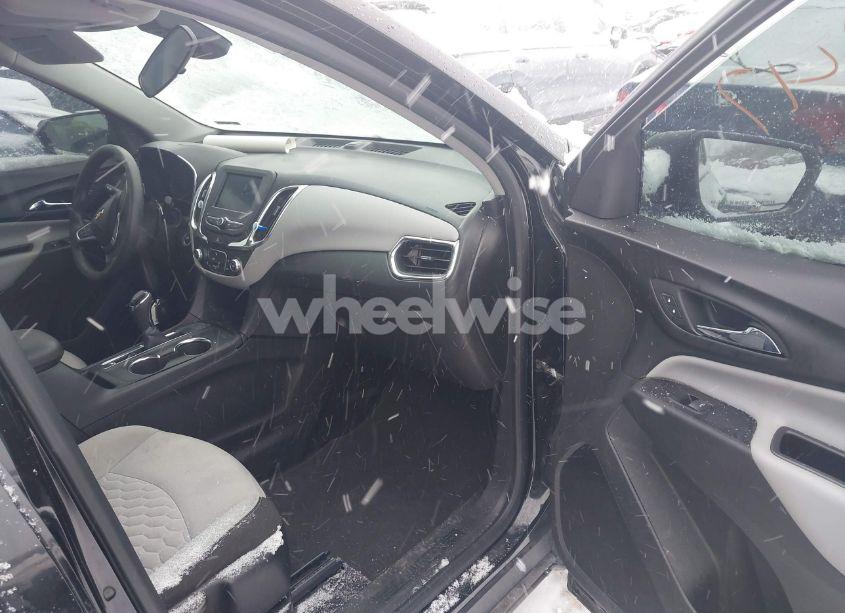 Photo 5 of 2020 Chevrolet Equinox FWD LS (VIN 2GNAXHEV2L6108576)