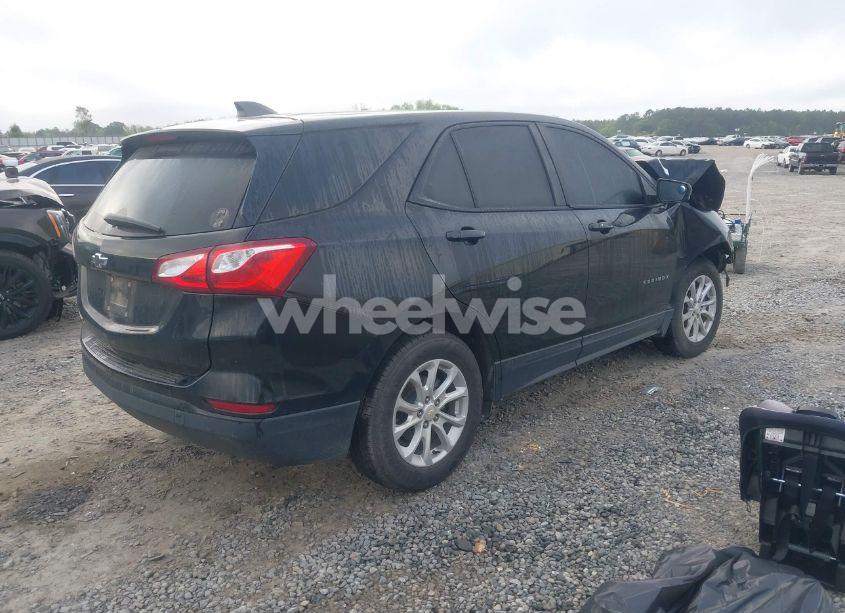 Photo 4 of 2020 Chevrolet Equinox FWD LS (VIN 2GNAXHEV2L6114670)