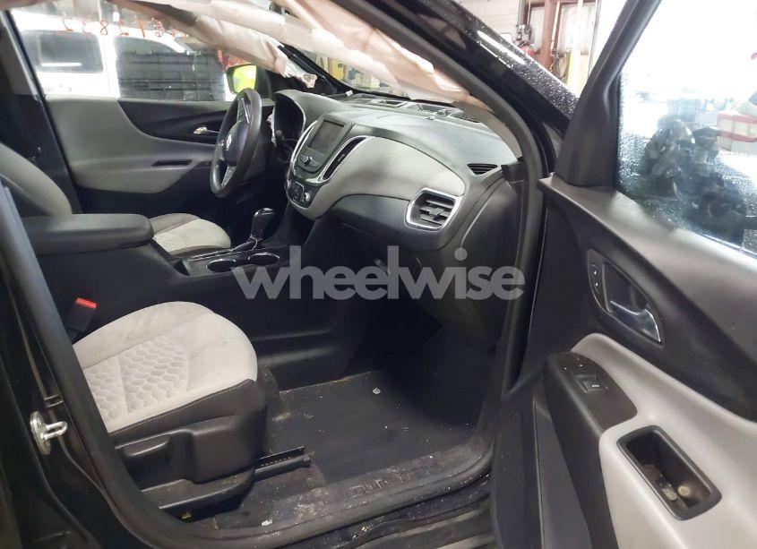 Photo 5 of 2020 Chevrolet Equinox FWD LS (VIN 2GNAXHEV2L6232525)