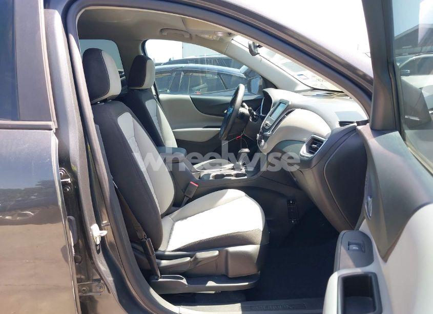 Photo 5 of 2020 Chevrolet Equinox FWD LS (VIN 2GNAXHEV2L6278338)
