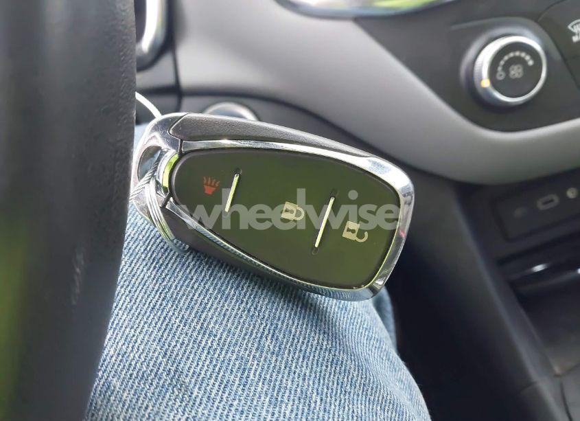 Photo 11 of 2021 Chevrolet Equinox FWD LS (VIN 2GNAXHEV2M6139330)