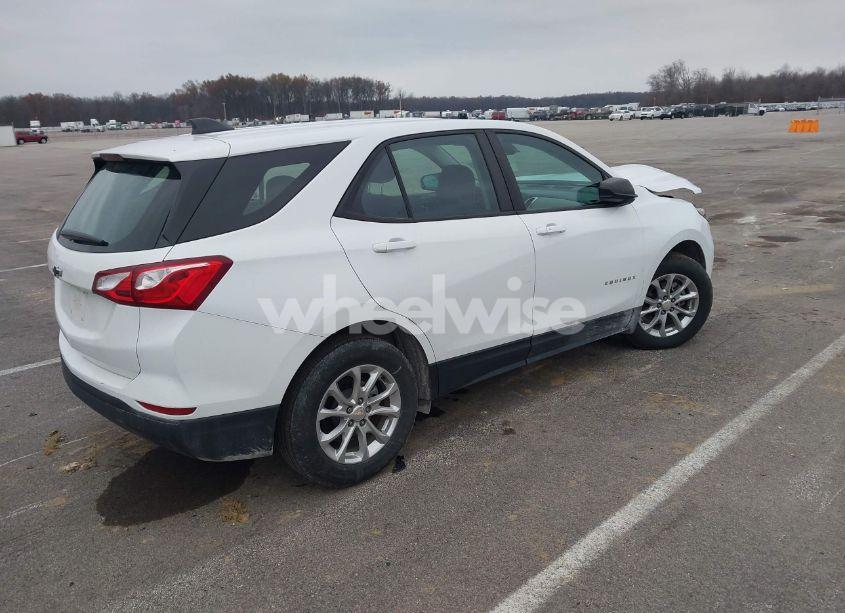 Photo 4 of 2021 Chevrolet Equinox FWD LS (VIN 2GNAXHEV2M6139330)