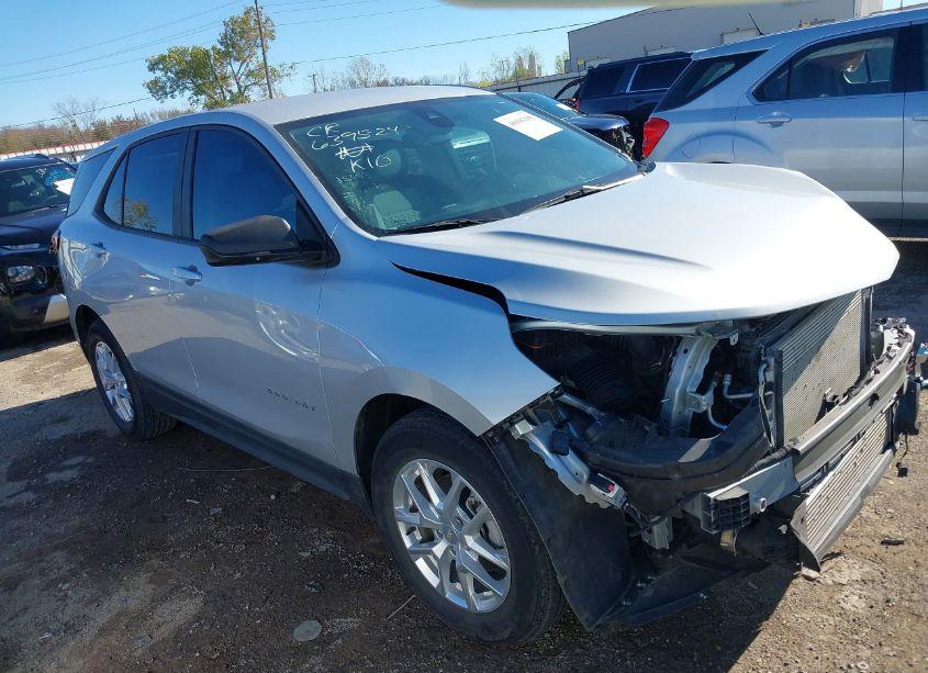 2022 Chevrolet Equinox FWD LS (VIN 2GNAXHEV2N6101937) main photo