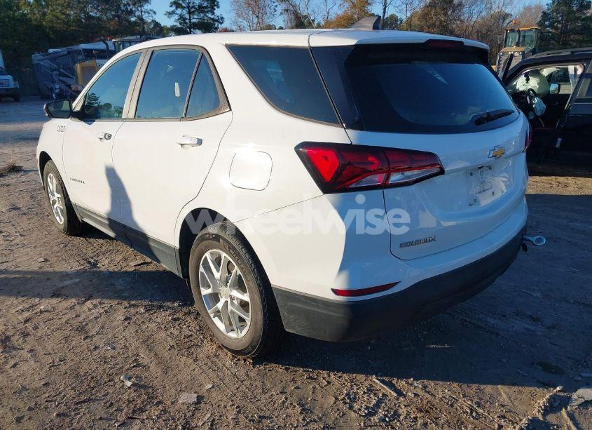 Photo 3 of 2022 Chevrolet Equinox FWD LS (VIN 2GNAXHEV2N6119368)