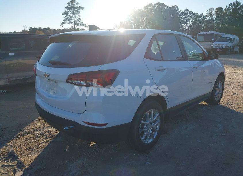 Photo 4 of 2022 Chevrolet Equinox FWD LS (VIN 2GNAXHEV2N6119368)