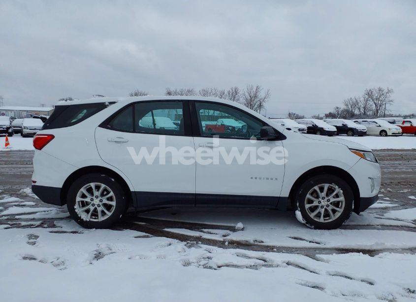 Photo 13 of 2018 Chevrolet Equinox LS (VIN 2GNAXHEV3J6116781)