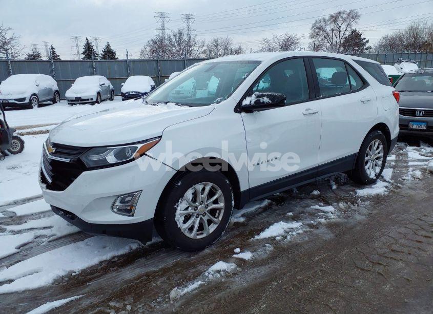 Photo 2 of 2018 Chevrolet Equinox LS (VIN 2GNAXHEV3J6116781)