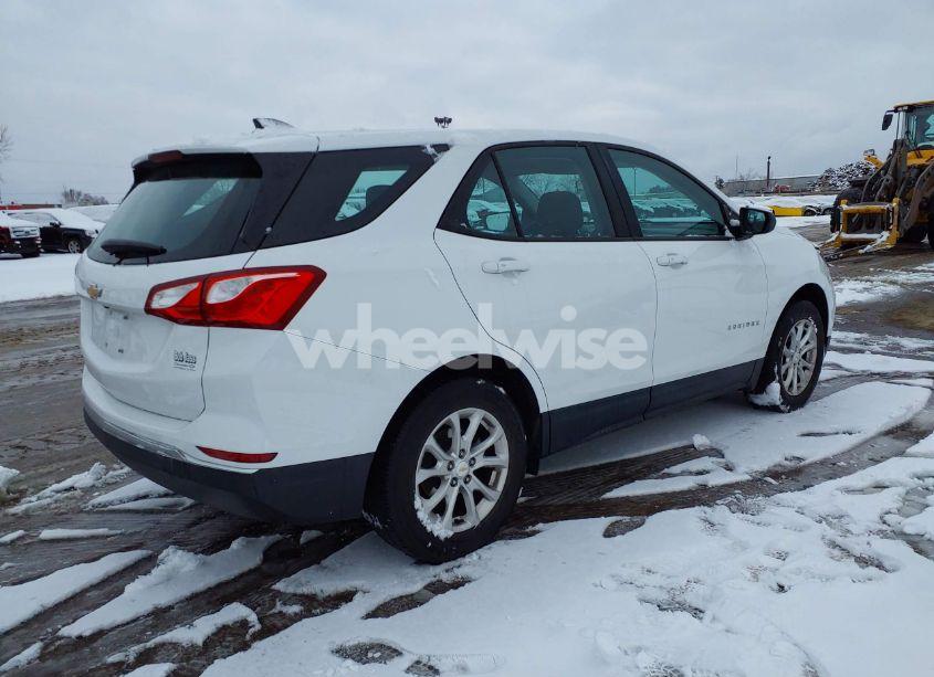 Photo 4 of 2018 Chevrolet Equinox LS (VIN 2GNAXHEV3J6116781)