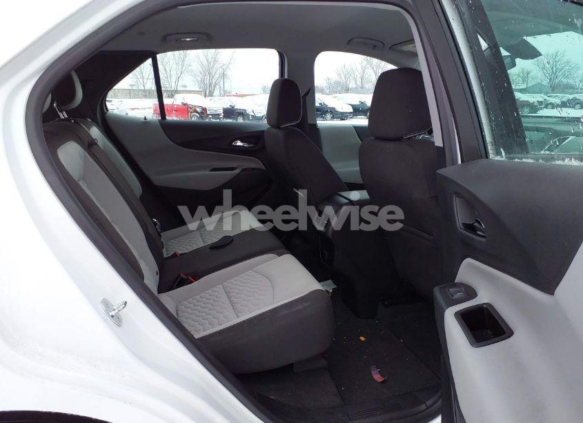 Photo 8 of 2018 Chevrolet Equinox LS (VIN 2GNAXHEV3J6116781)