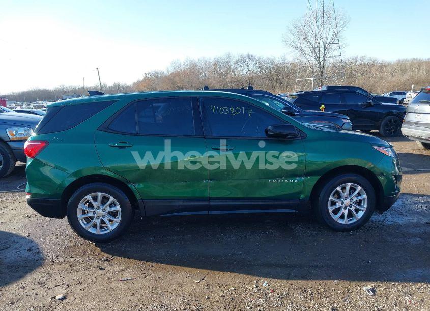 Photo 13 of 2018 Chevrolet Equinox LS (VIN 2GNAXHEV3J6160490)