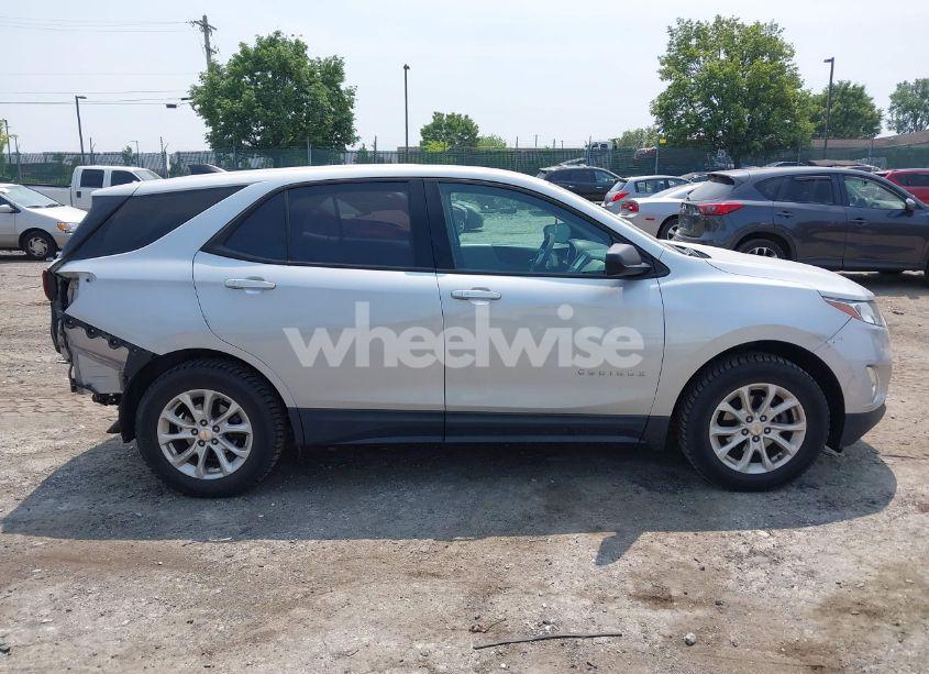 Photo 14 of 2018 Chevrolet Equinox LS (VIN 2GNAXHEV3J6228769)