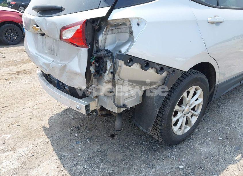 Photo 19 of 2018 Chevrolet Equinox LS (VIN 2GNAXHEV3J6228769)