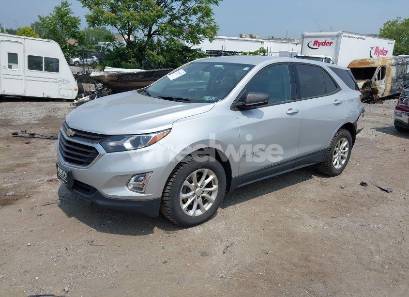 Photo 2 of 2018 Chevrolet Equinox LS (VIN 2GNAXHEV3J6228769)