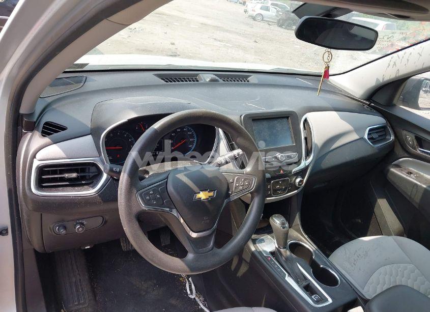 Photo 20 of 2018 Chevrolet Equinox LS (VIN 2GNAXHEV3J6228769)