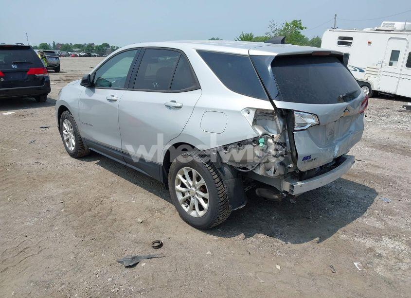 Photo 3 of 2018 Chevrolet Equinox LS (VIN 2GNAXHEV3J6228769)