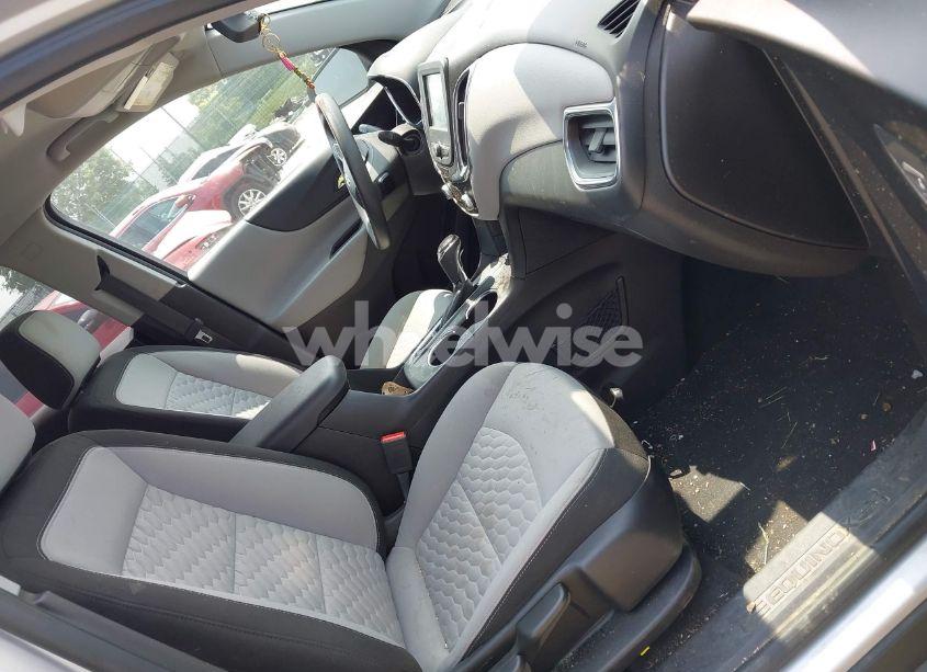 Photo 5 of 2018 Chevrolet Equinox LS (VIN 2GNAXHEV3J6228769)