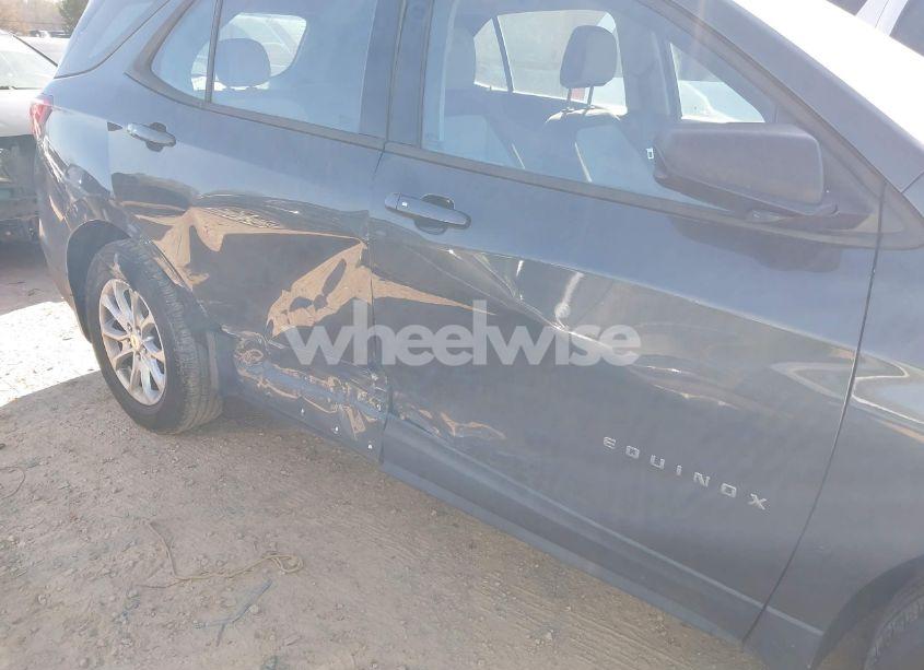 Photo 6 of 2018 Chevrolet Equinox LS (VIN 2GNAXHEV3J6288924)