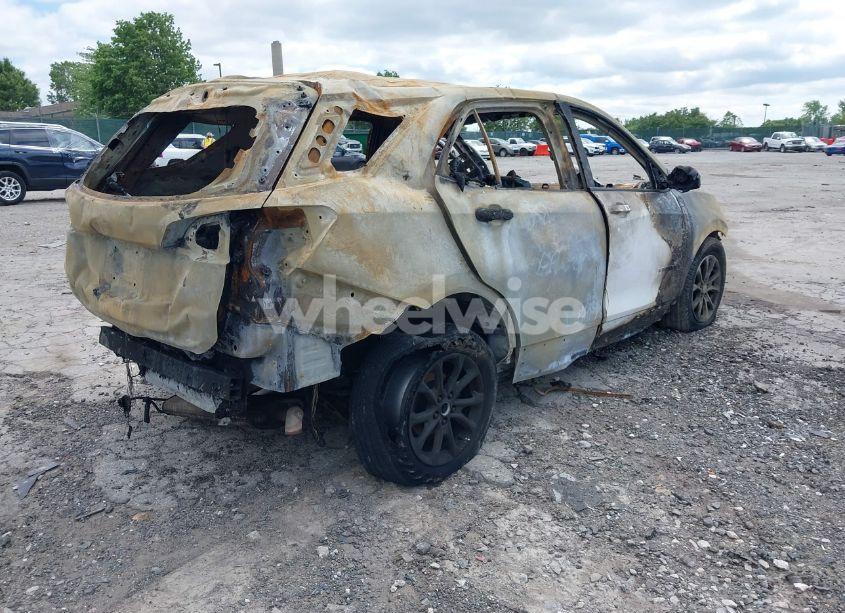 Photo 4 of 2018 Chevrolet Equinox LS (VIN 2GNAXHEV3J6289071)