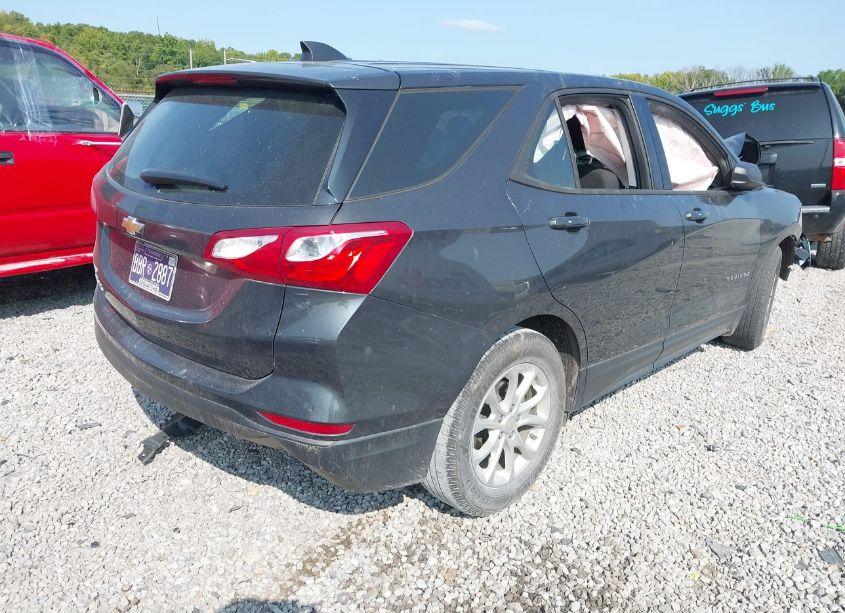 Photo 4 of 2019 Chevrolet Equinox LS (VIN 2GNAXHEV3K6137292)