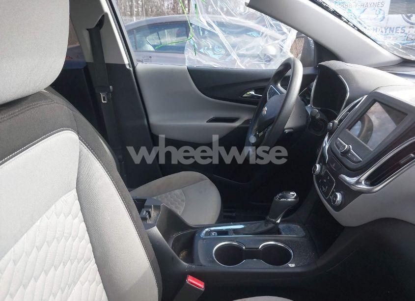 Photo 5 of 2019 Chevrolet Equinox LS (VIN 2GNAXHEV3K6148342)