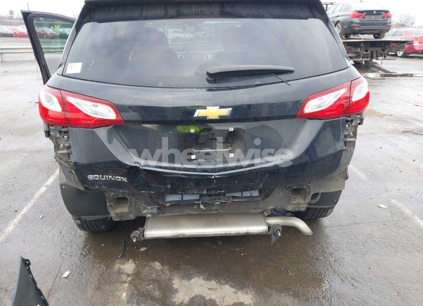 Photo 6 of 2020 Chevrolet Equinox FWD LS (VIN 2GNAXHEV3L6152862)