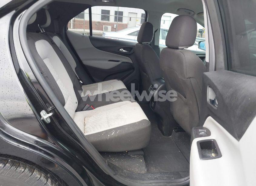 Photo 8 of 2020 Chevrolet Equinox FWD LS (VIN 2GNAXHEV3L6152862)